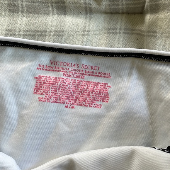 Victoria’s Secret bikini set large top (euc) and medium bottoms (nwt) - Picture 5 of 6